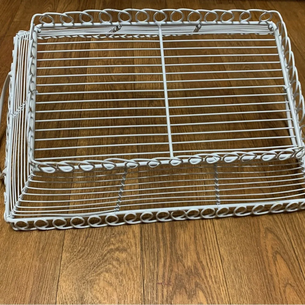 Vintage wire coated white tray/basket